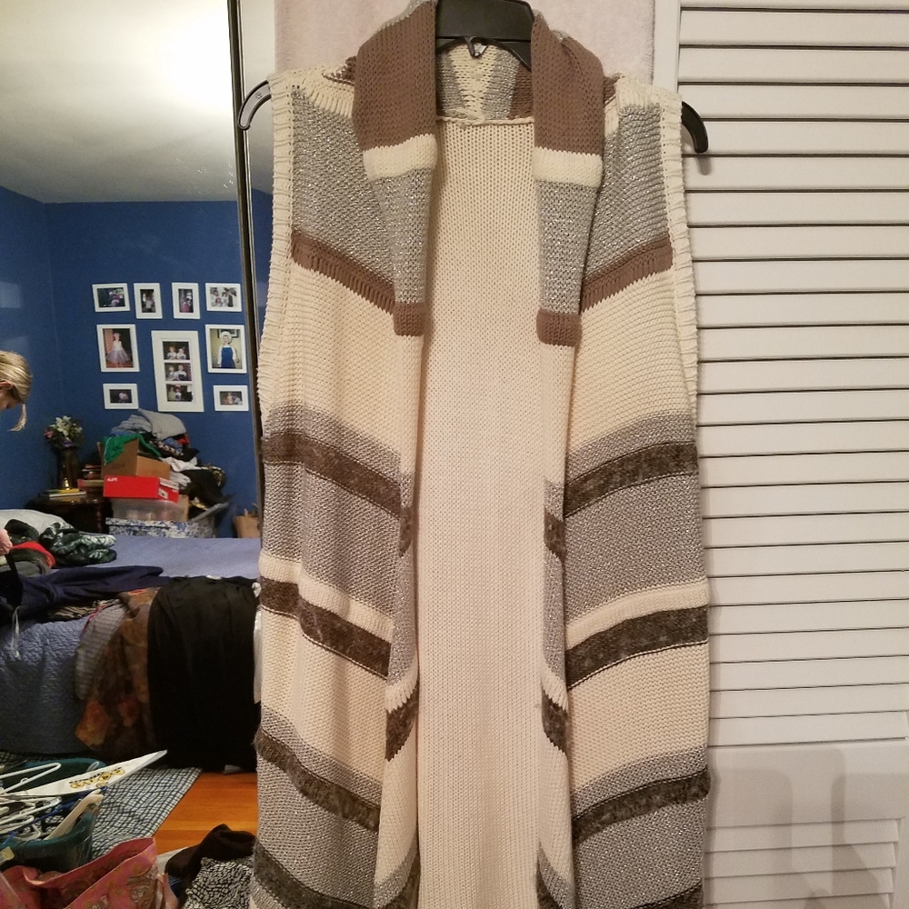 Cream, brown and silver sleeveless cardigan sz L
